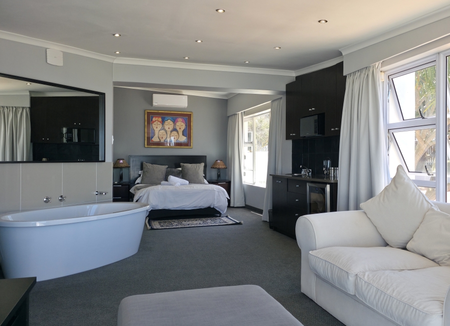 5 Bedroom Property for Sale in Jeffreys Bay Central Eastern Cape